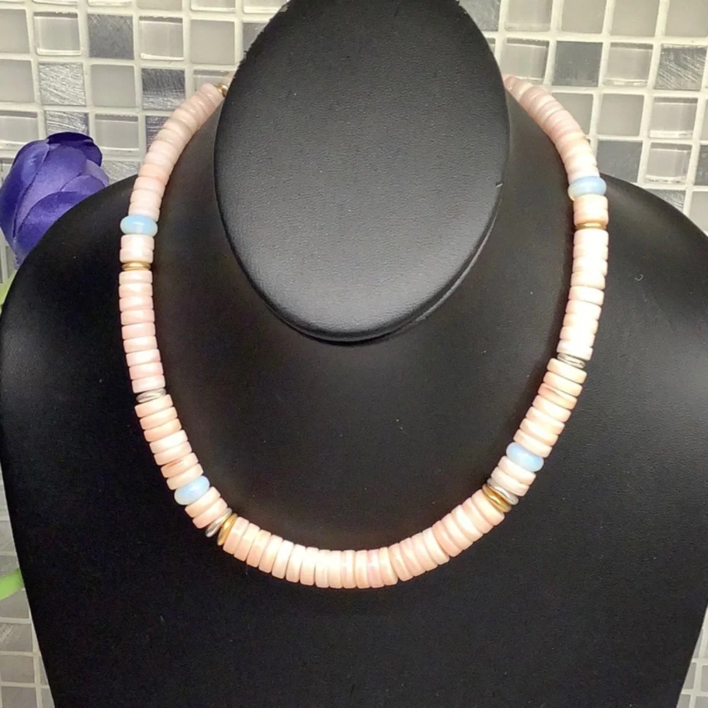 Mother-of-Pearl Beaded Necklace
MADEWELL NEW - Picture 2 of 5